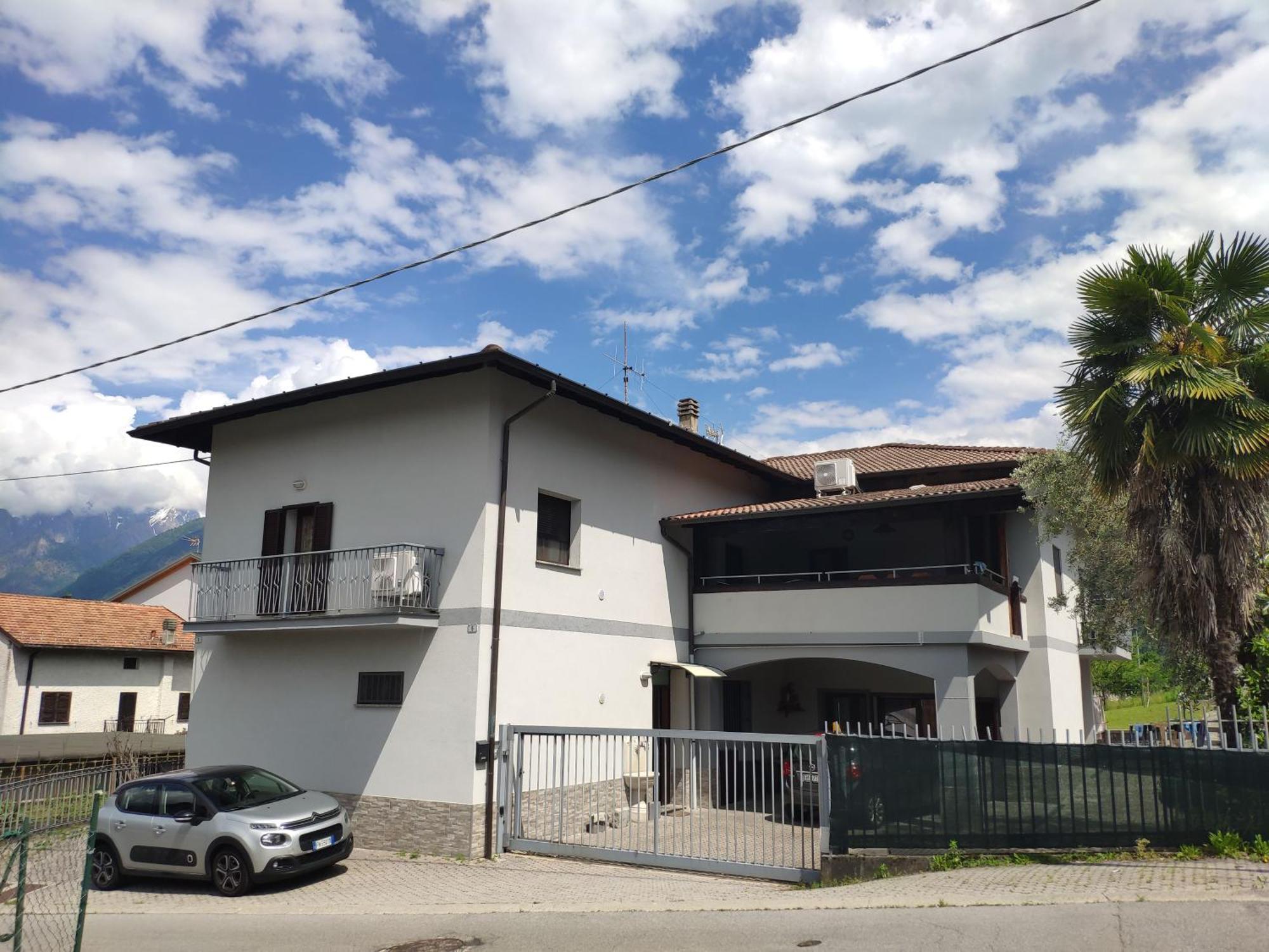 Apartamento Chiaro House Colico Exterior foto